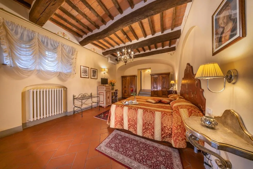 Deluxe Double Room — Villa Borgo San Pietro