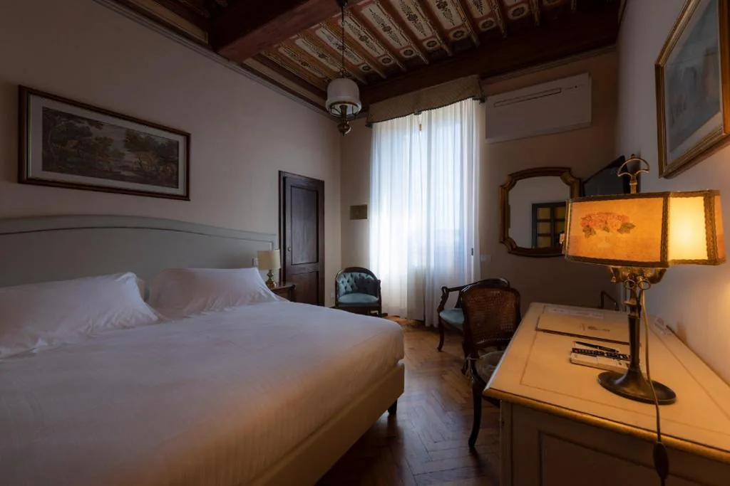 Deluxe Double Room — Villa Scacciapensieri Boutique Hotel