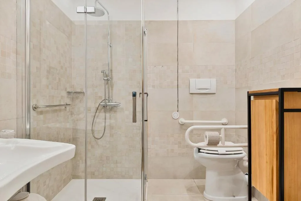 Double or Twin Room - Wheelchair Accessible — Hotel Excelsior