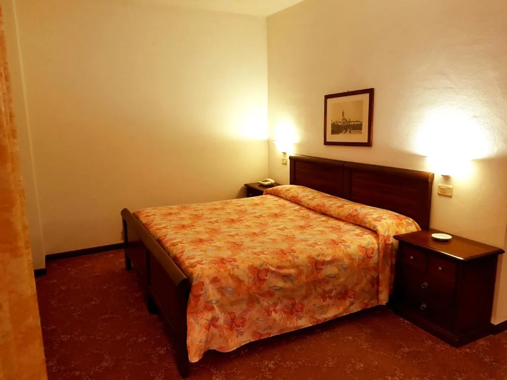 Double or Twin Room - Disability Access — Villa Nencini