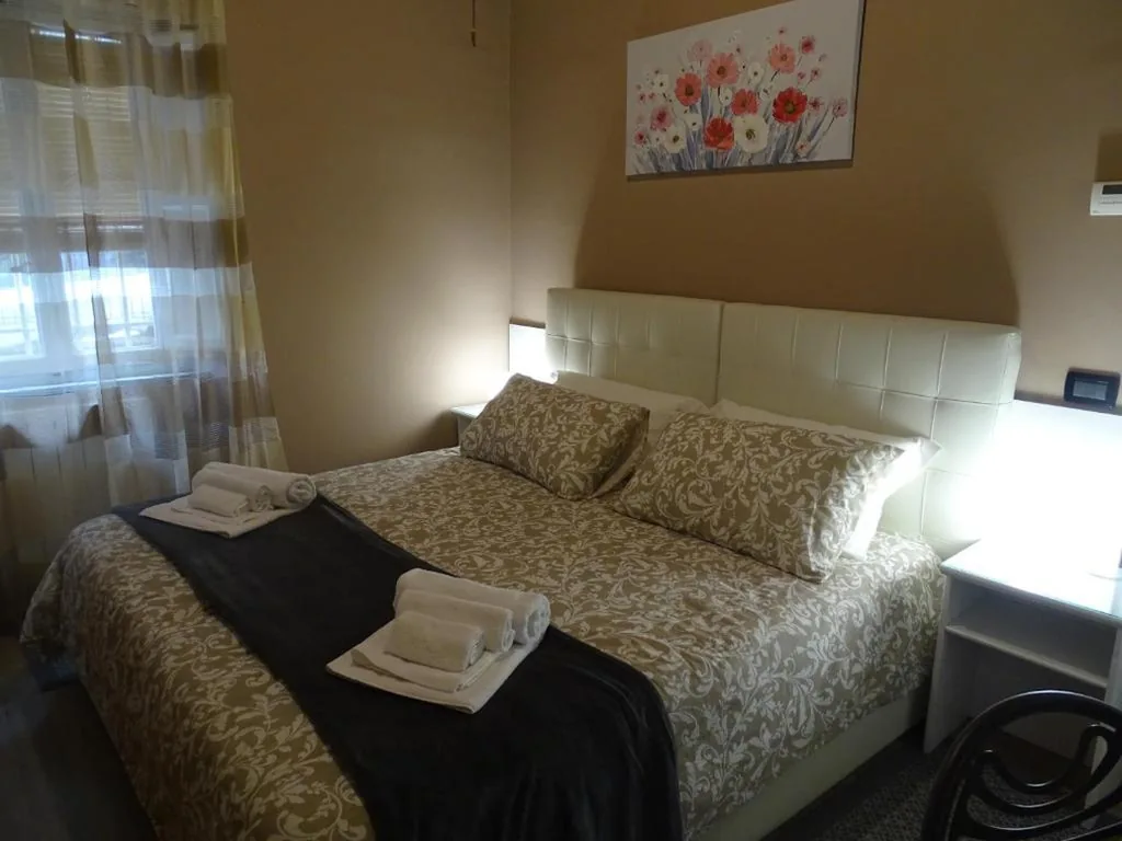 Double or Twin Room — Affittacamere L’Arancio