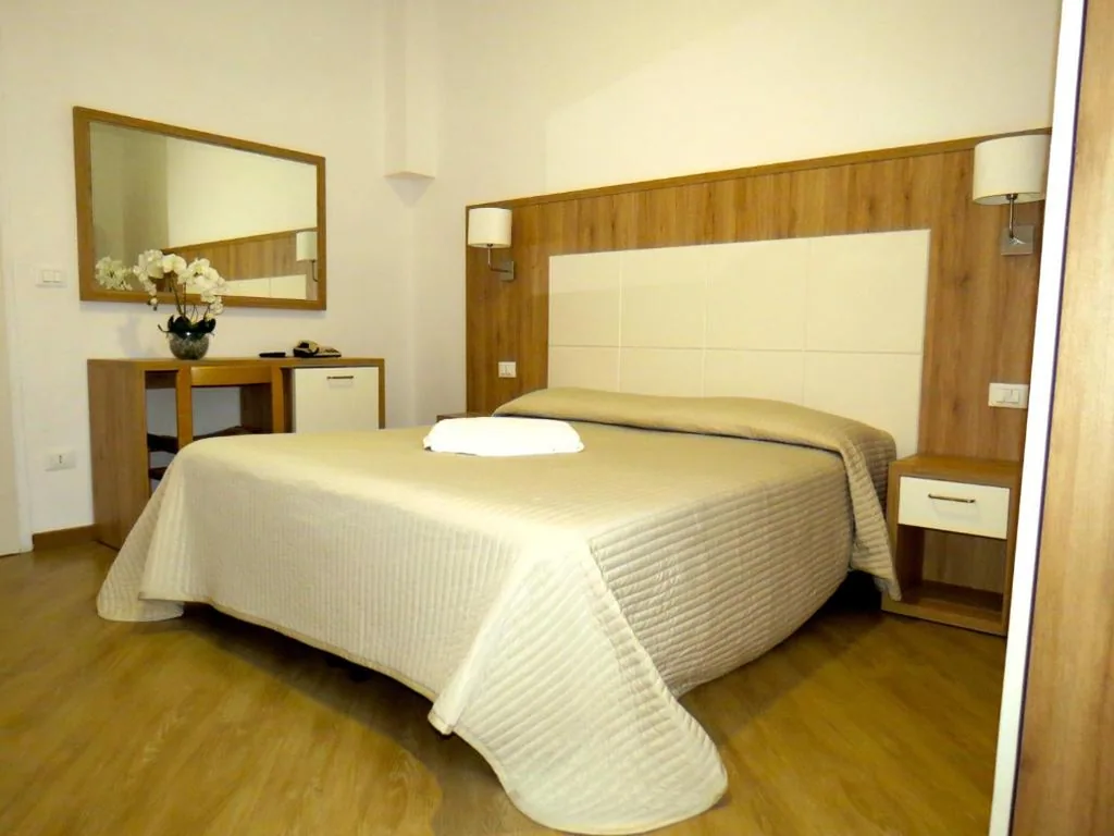 Ground Floor Double or Twin Room - Accessible for People with Disabilities — Hotel Biagi & Residence