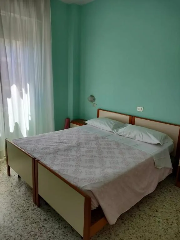Camera Matrimoniale/Doppia con Letti Singoli — Albergo La Primula