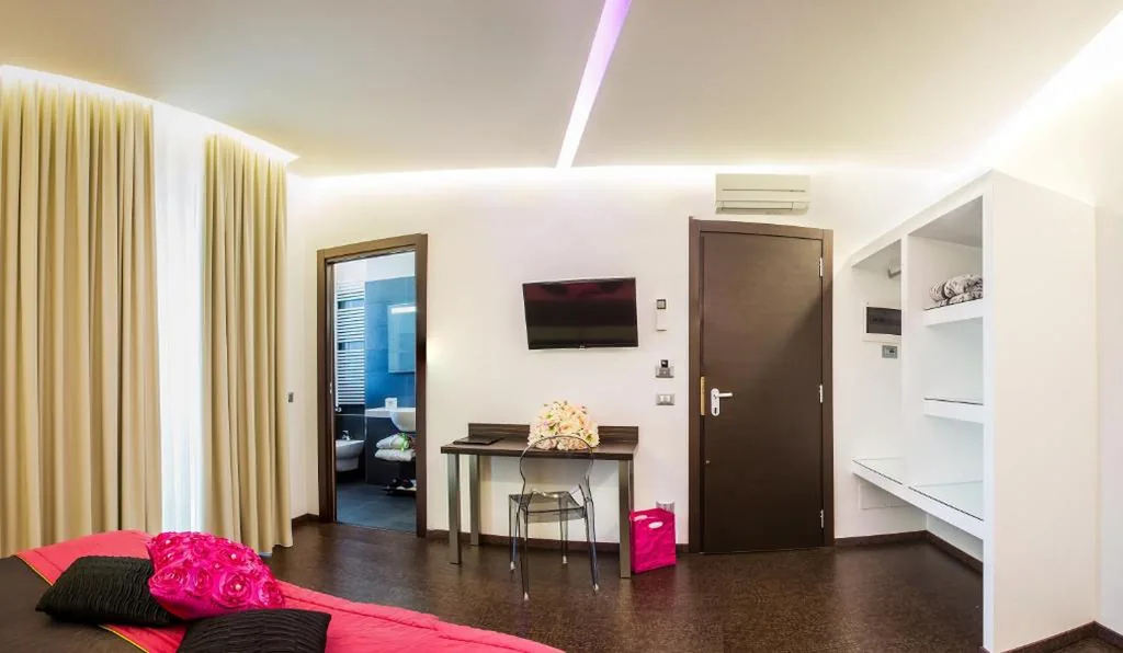 Double or Twin Room — B&B Live09 Design