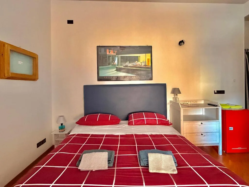 Camera Matrimoniale/Doppia con Letti Singoli con Angolo Cottura — Santo Spirito