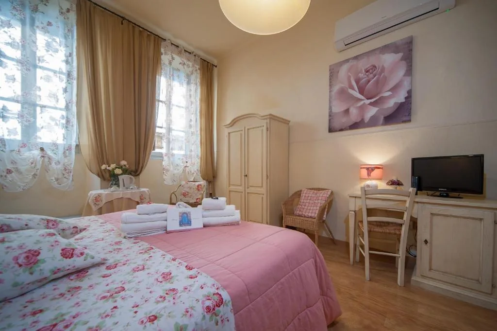 Camera Matrimoniale/Doppia con Letti Singoli con Bagno — Albergo Etruria