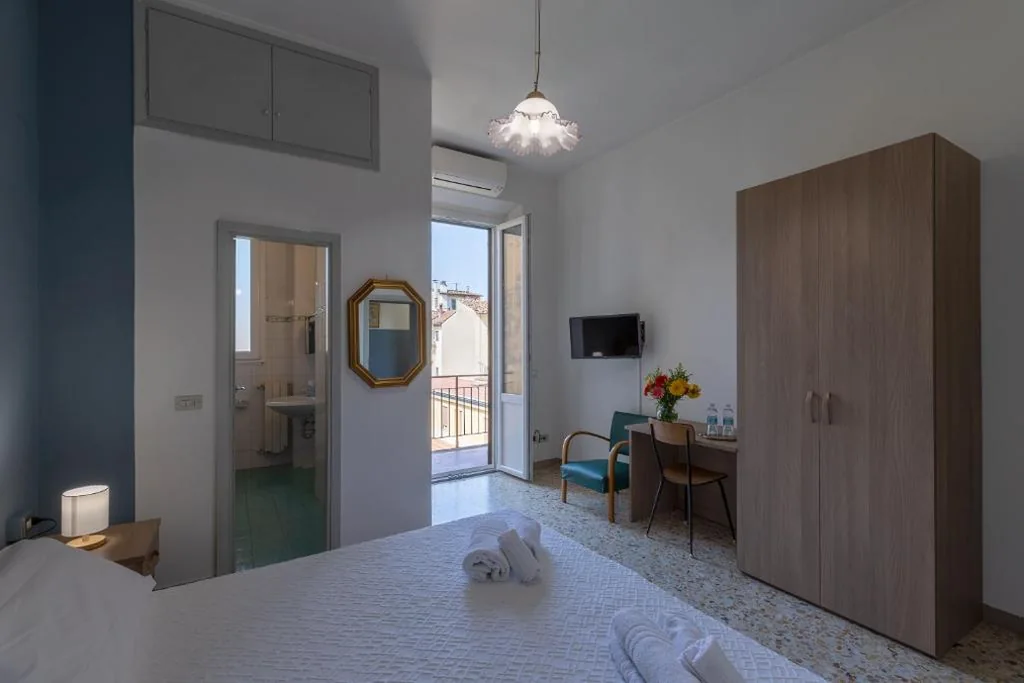 Camera Matrimoniale/Doppia con Letti Singoli con Balcone — Antica Dimora Sant’Anna