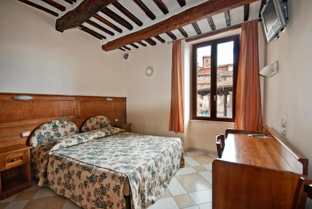 Double or Twin Room with External Private Bathroom — B&B Al Mercato di ELCA srl