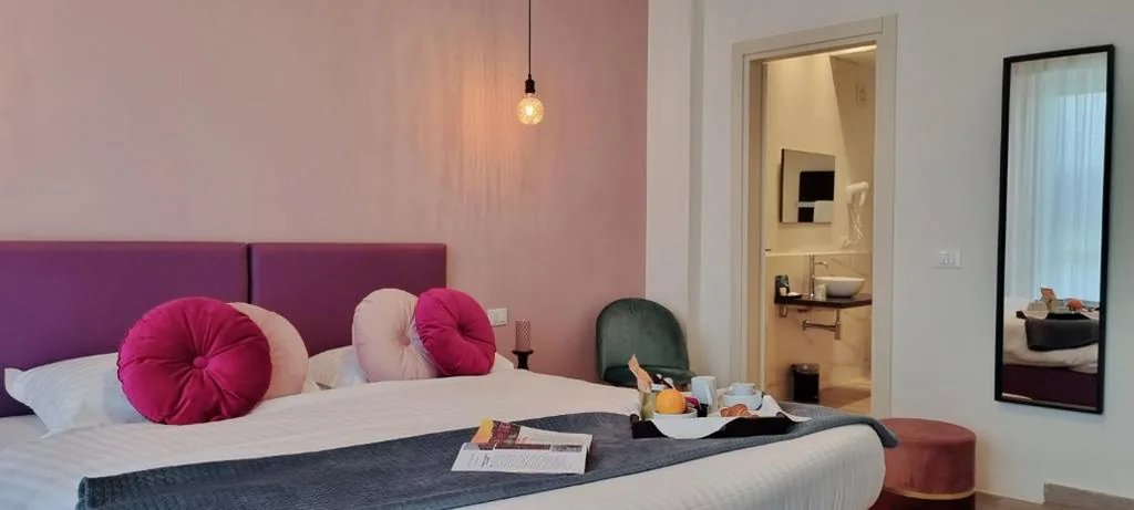 Double or Twin Room with Balcony — B&B Lorena Suites