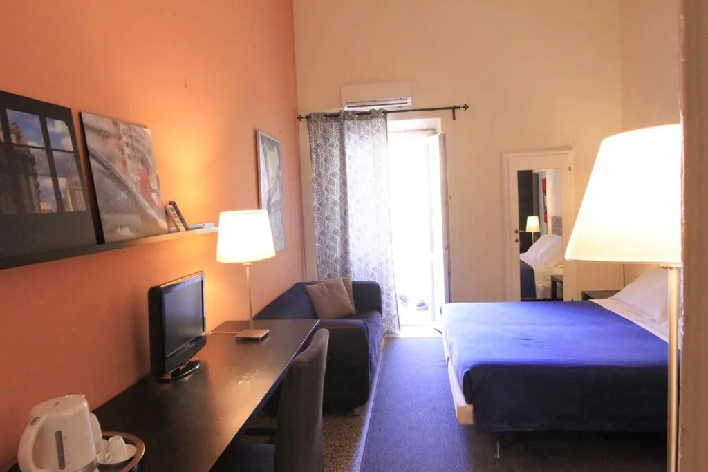 Double or Twin Room with Balcony — B&B Metropolis