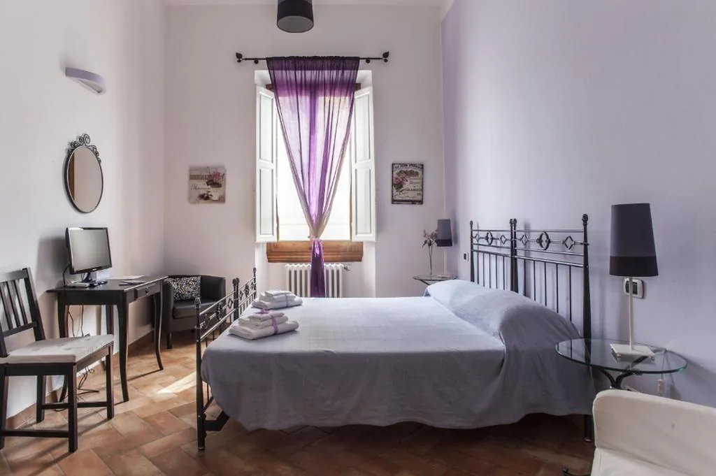 Double or Twin Room with External Private Bathroom — Chez Moi B&B