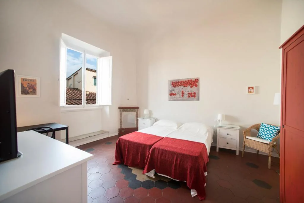 Double or Twin Room with External Private Bathroom — Florence Oasis