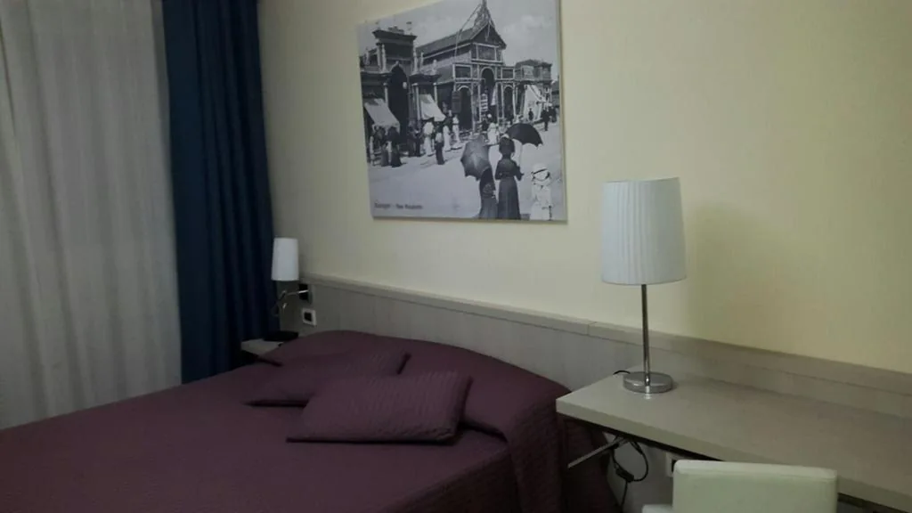 Camera Matrimoniale/Doppia con Letti Singoli con Balcone e Vista Mare — Hotel Bella Riviera Lungomare