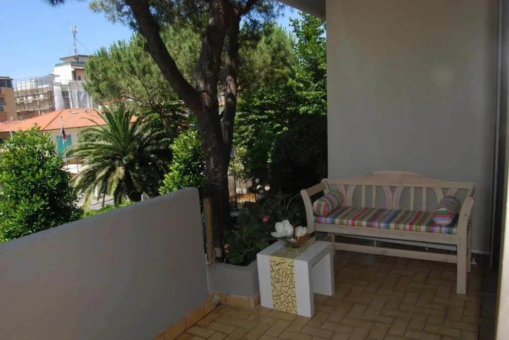 Double or Twin Room with Balcony - Beach Access — Hotel Bracciotti