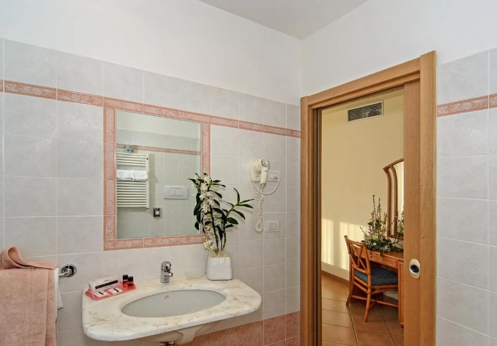 Double or Twin Room with Balcony — Hotel Katy