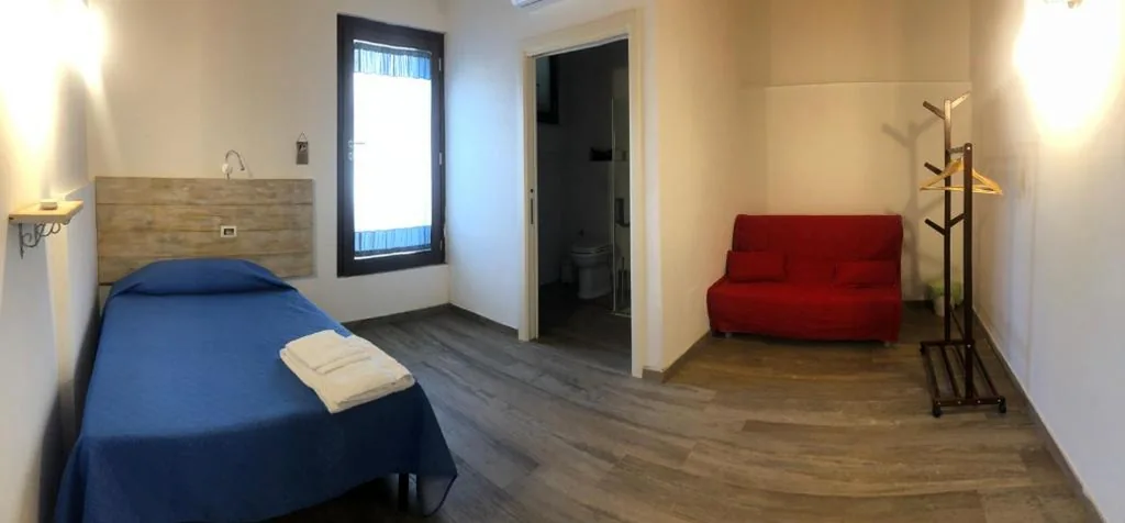 Camera Matrimoniale/Doppia con Letti Singoli con Bagno — Le Castellacce