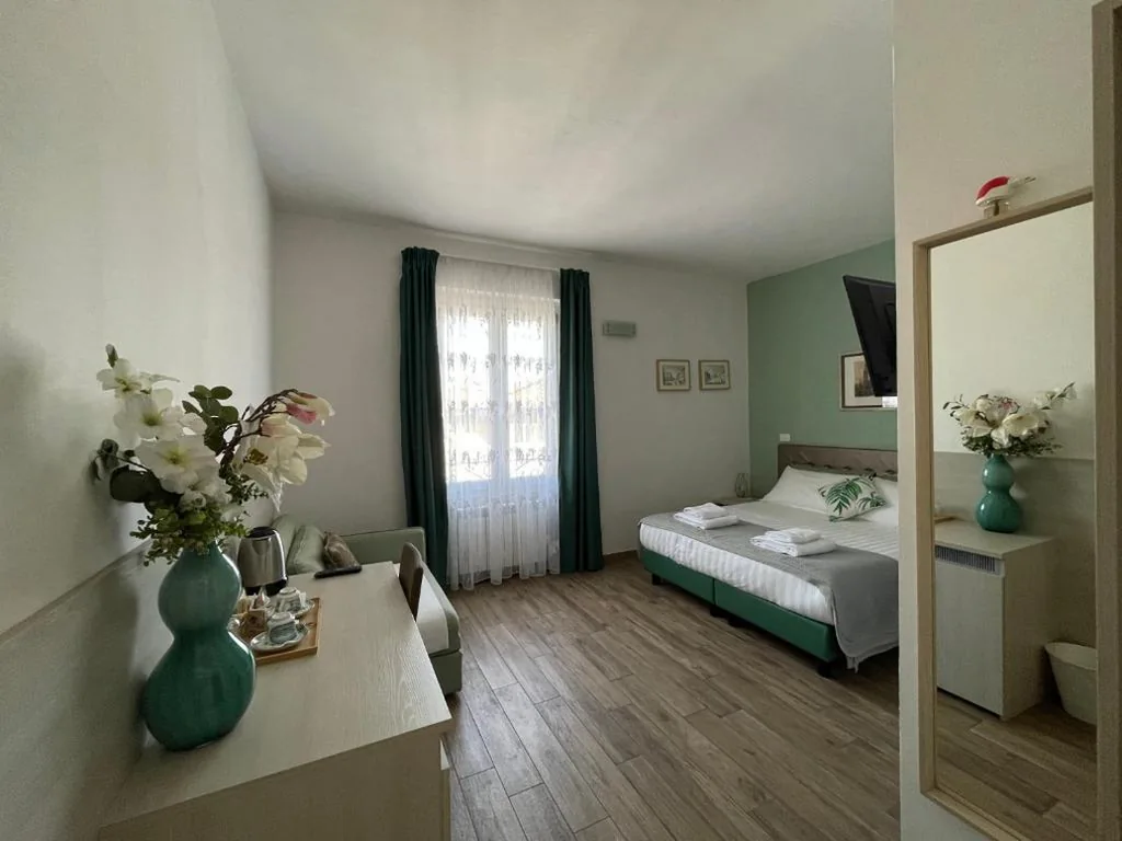 Double or Twin Room with Private Bathroom — Porta alla Croce Guest House