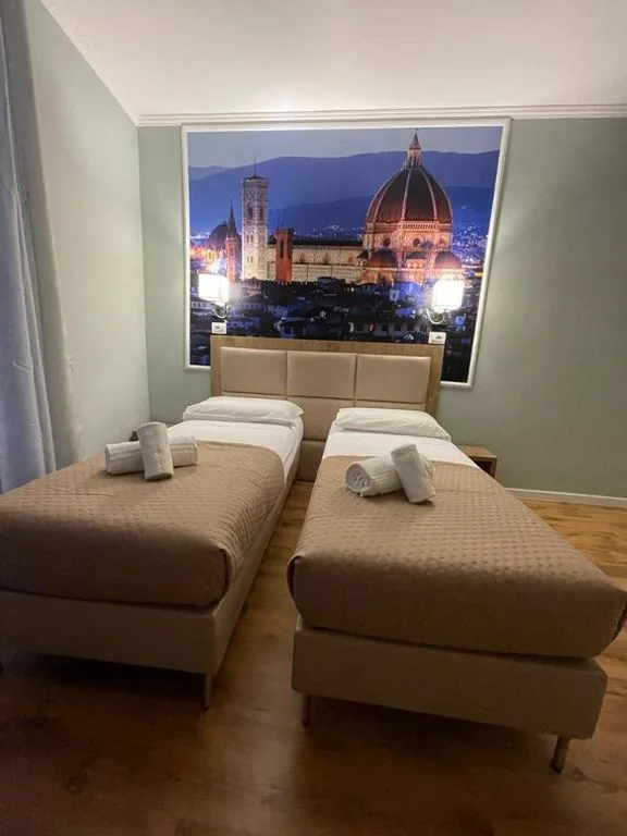Camera Matrimoniale/Doppia con Letti Singoli con Bagno Privato — Titta & Ruffo