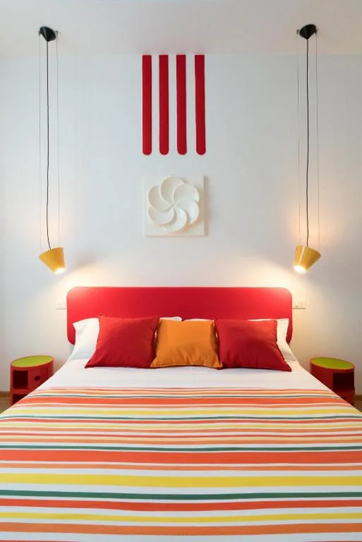 Double or Twin Room with Private Bathroom — Zip b&b . design in Florence
