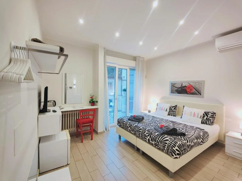 Double or Twin Room with Terrace — Florence Comfort B&B