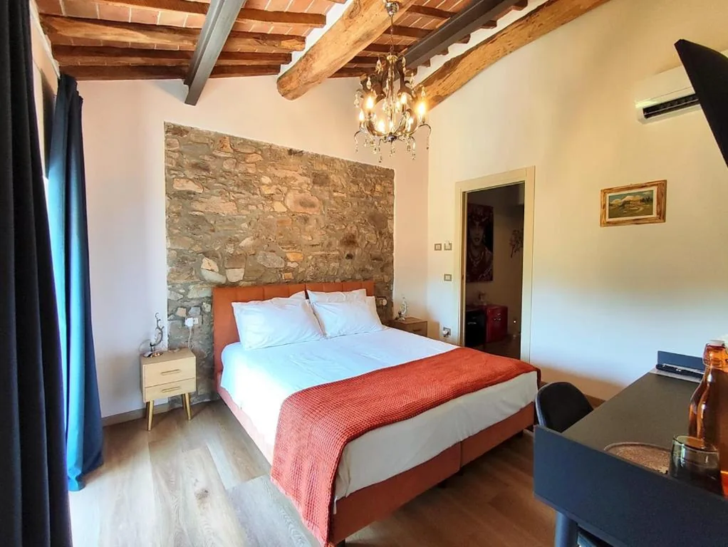 Double or Twin Room with Mountain View — B&B Toringo