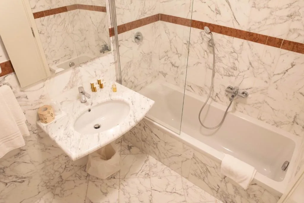 Double or Twin Room with View — Grand Hotel Duomo
