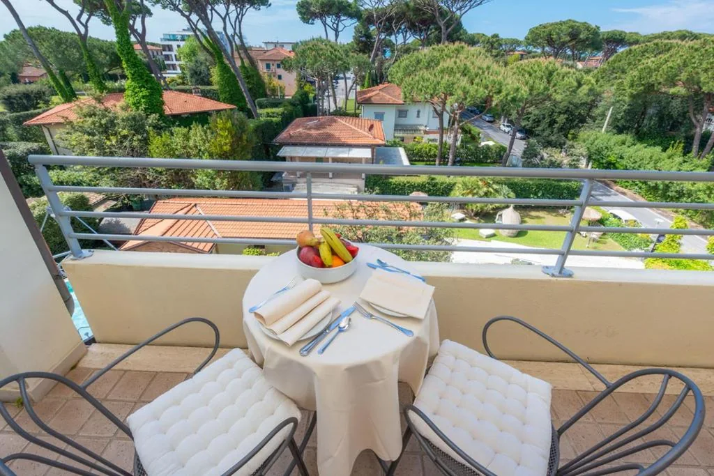 Double or Twin Room with Garden View — Hotel Acapulco