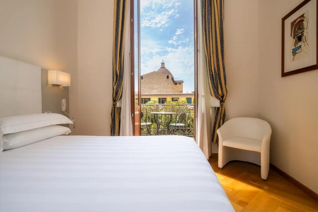 Camera Matrimoniale/Doppia con Letti Singoli con Vista Giardino — Hotel Croce Di Malta