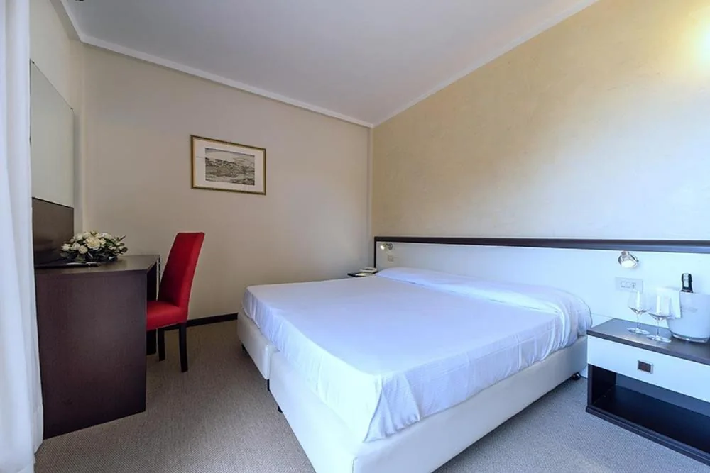 Double or Twin Room with Sea View — Hotel Fabricia