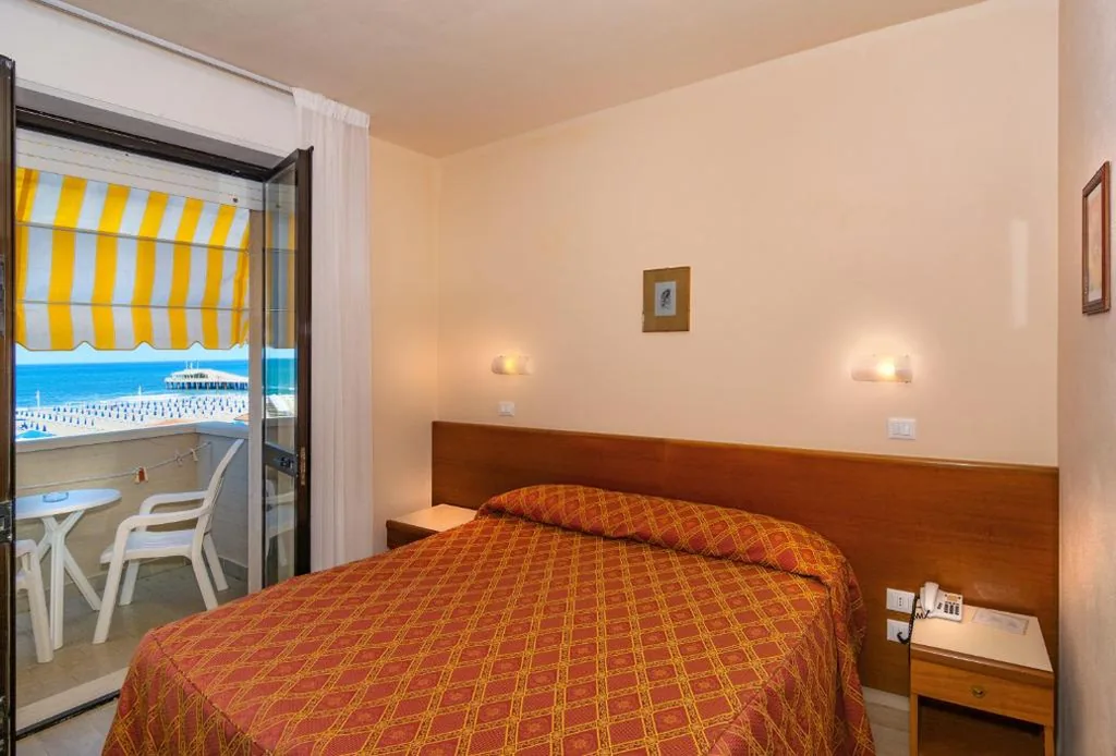 Camera Matrimoniale/Doppia con Letti Singoli con Vista Mare — Hotel La Vela