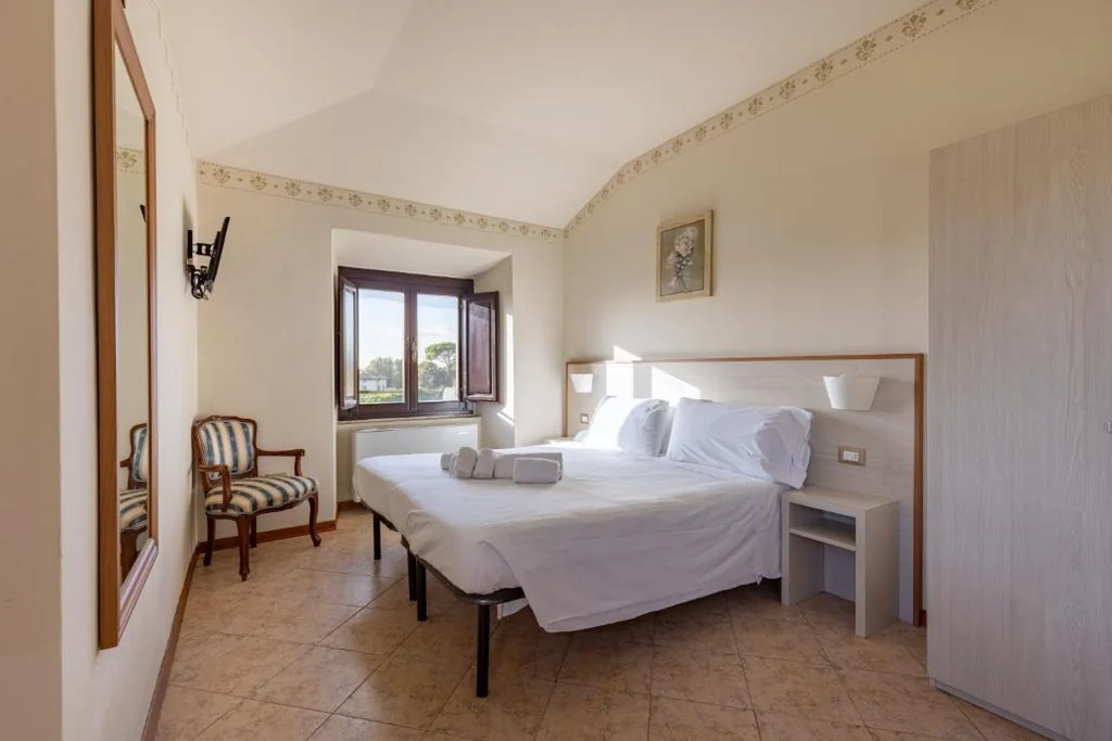 Camera Matrimoniale/Doppia con Letti Singoli con Vista Città — Villa La Stella