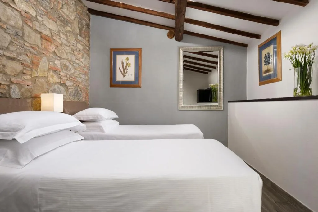 Double or Twin Room — FH55 Med Guesthouse