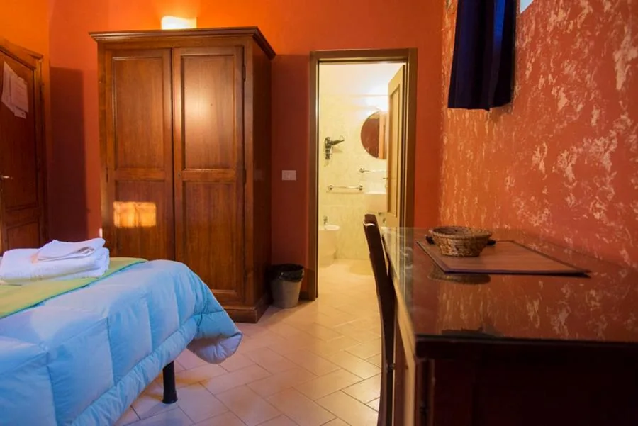 Camera Matrimoniale/Doppia con Letti Singoli — Florence Decamerone B&B