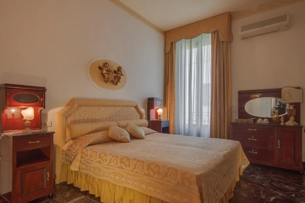 Double or Twin Room — Florence Dream Domus
