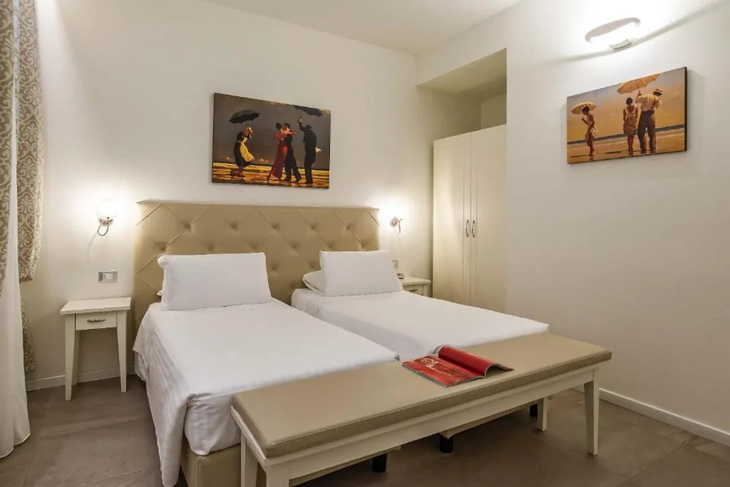 Double or Twin Room — Hotel Accademia