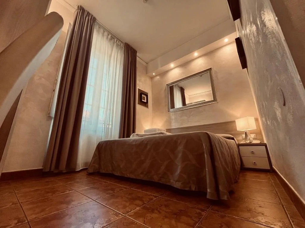 Double or Twin Room — Hotel Alinari