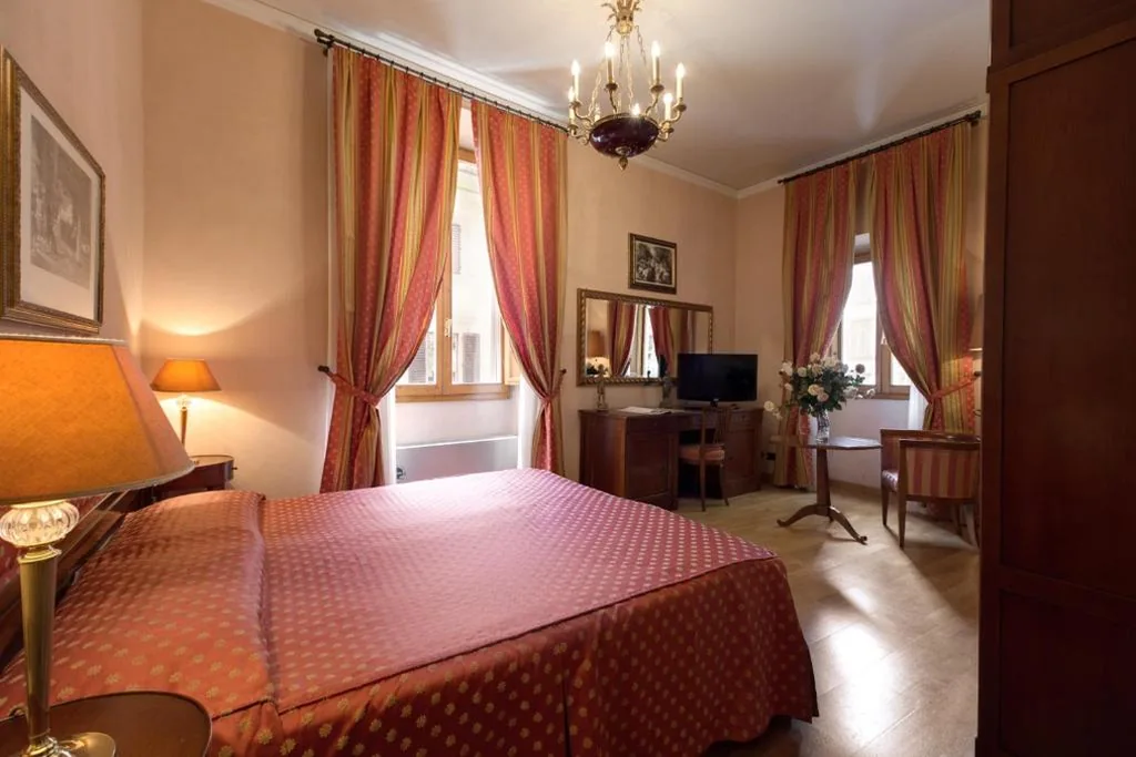 Camera Matrimoniale/Doppia con Letti Singoli — Hotel Bigallo