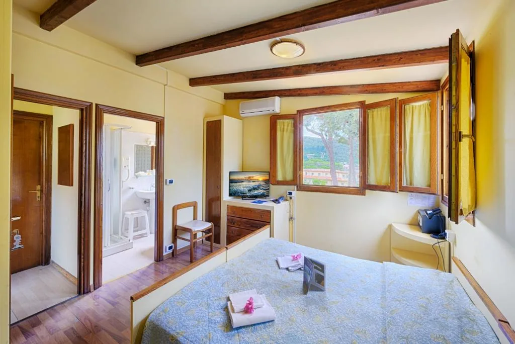 Camera Matrimoniale/Doppia con Letti Singoli — Hotel Casa Rosa