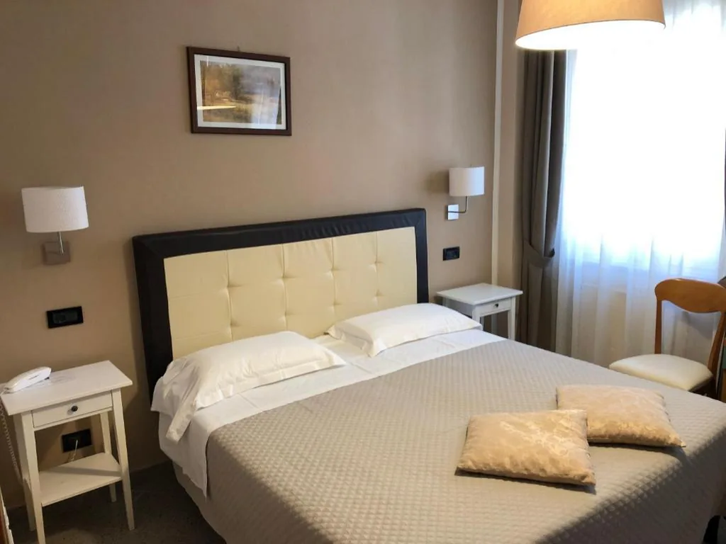 Camera Matrimoniale/Doppia con Letti Singoli — Hotel Di Stefano