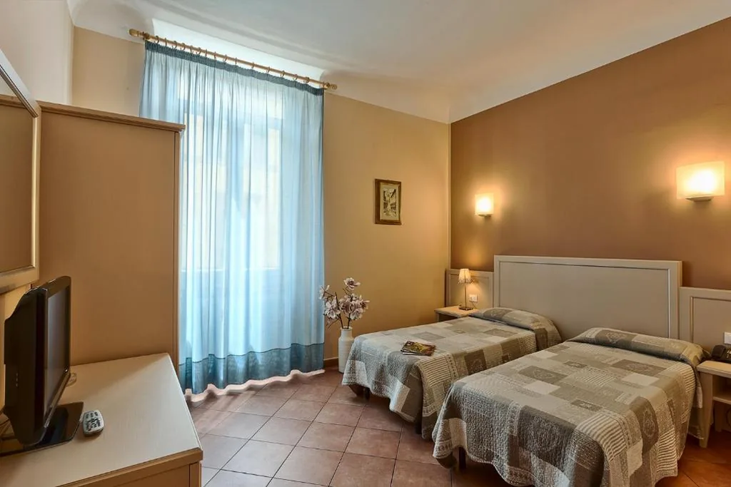 Double or Twin Room — Hotel Eden