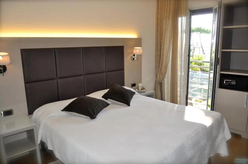 Camera Matrimoniale/Doppia con Letti Singoli — Hotel Etruria