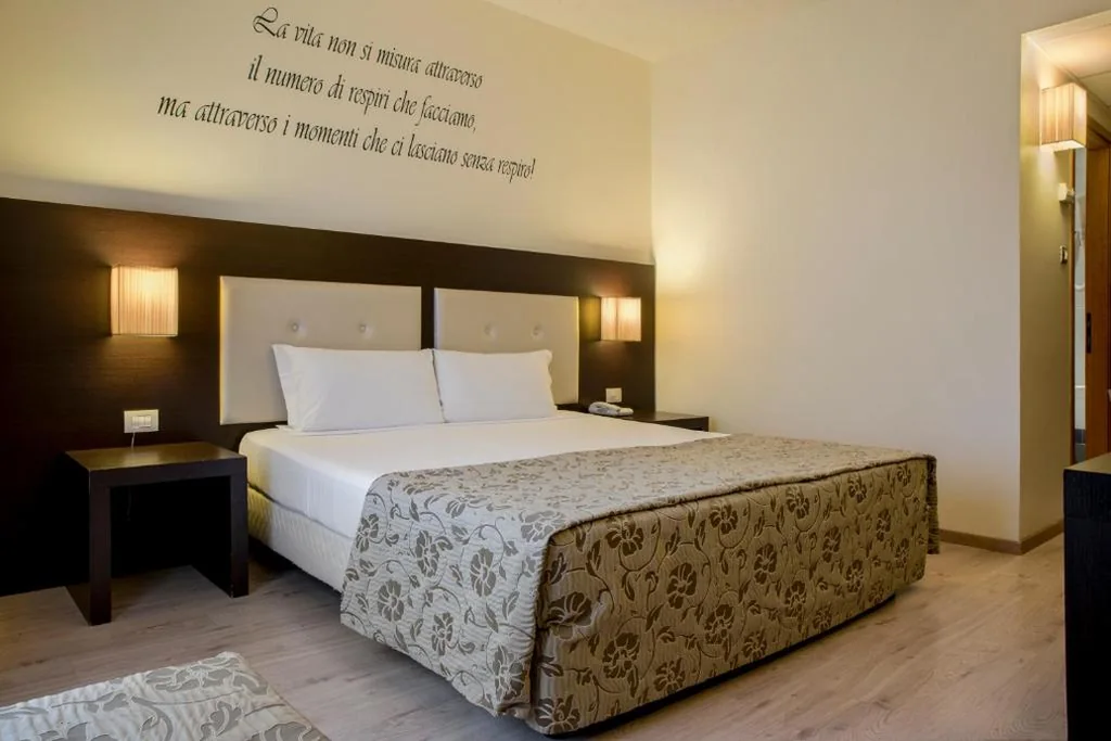 Camera Matrimoniale/Doppia con Letti Singoli — Hotel Executive