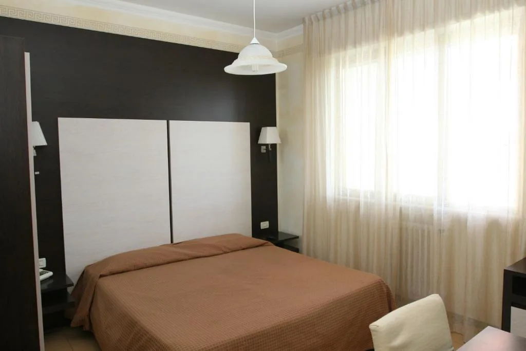Camera Matrimoniale/Doppia con Letti Singoli — Hotel La Palma
