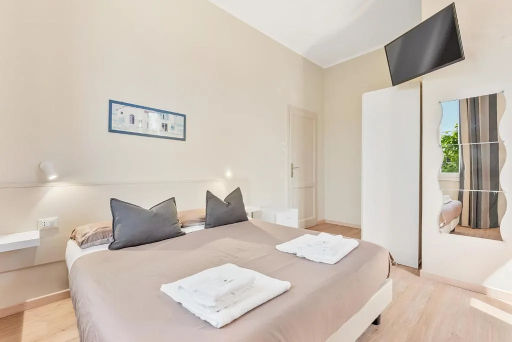 Double or Twin Room — Hotel La Perla