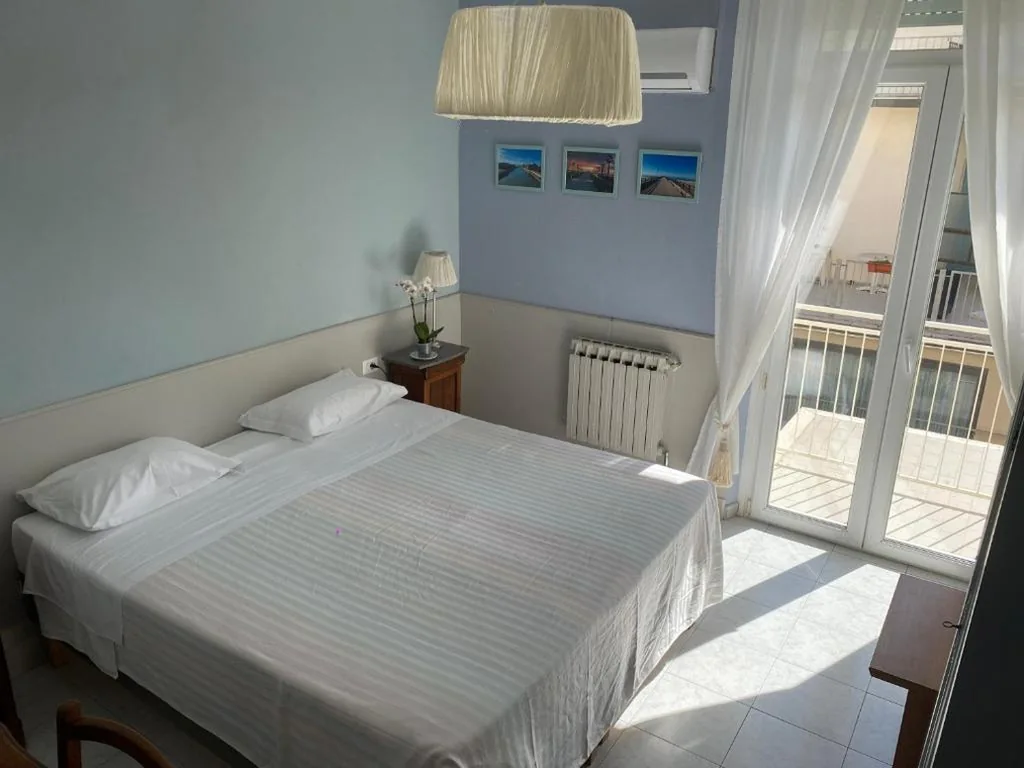 Camera Matrimoniale/Doppia con Letti Singoli — Hotel Mirage