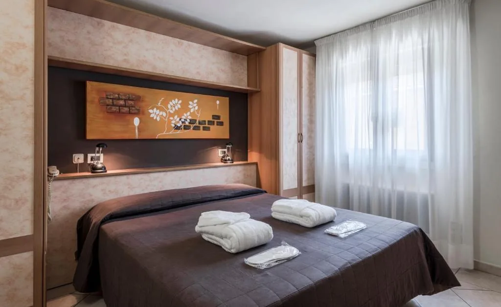 Double or Twin Room — Hotel Montebello