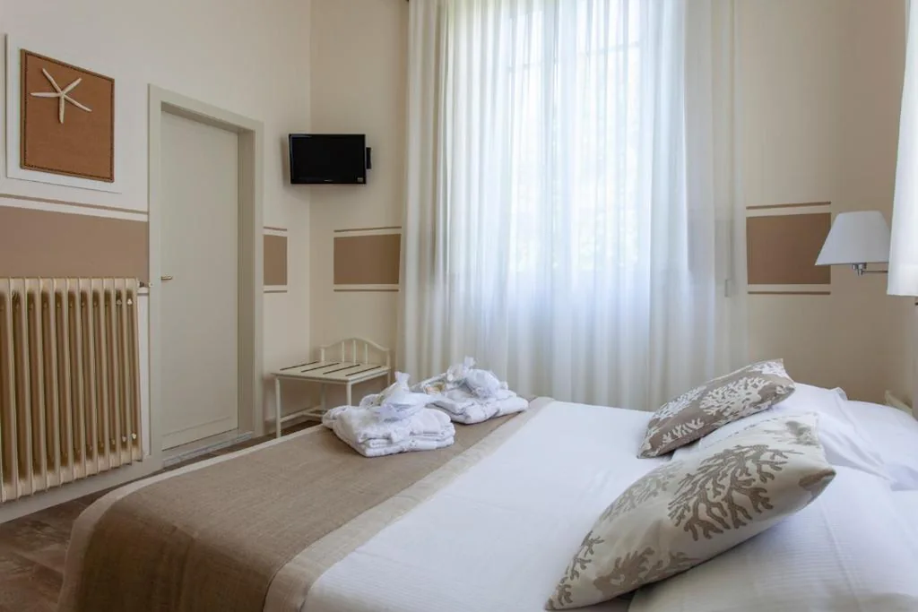 Camera Matrimoniale/Doppia con Letti Singoli — Hotel Olimpia