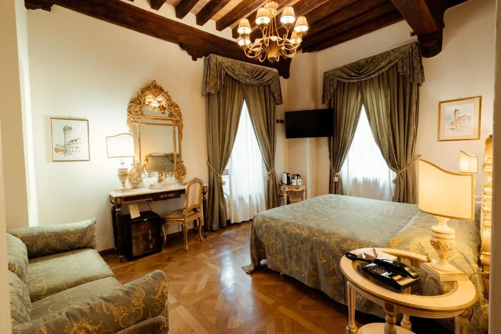Double or Twin Room — Hotel Palazzo Alexander