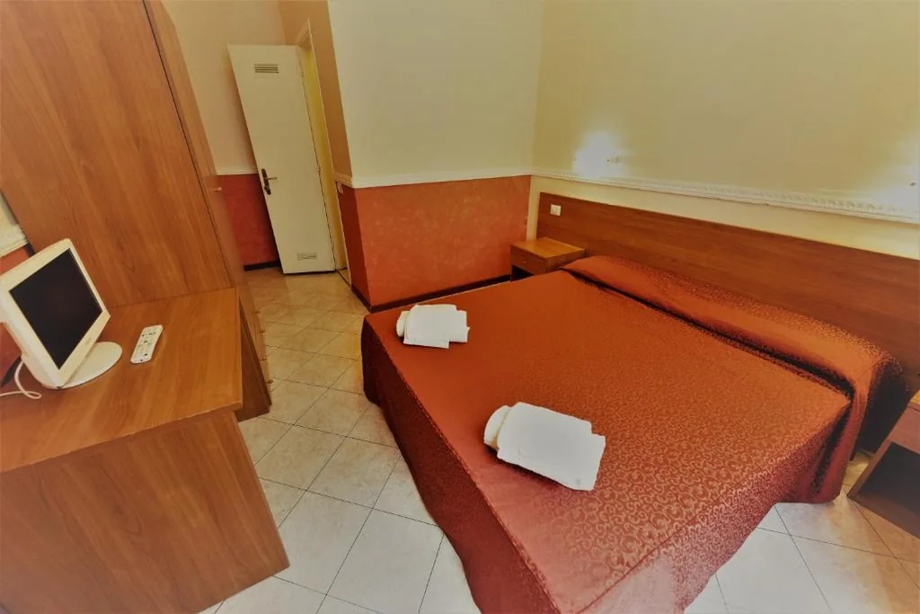 Double or Twin Room — Hotel Palazzuolo