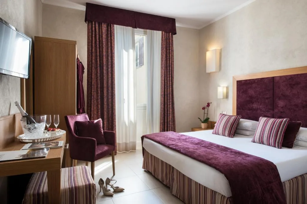 Camera Matrimoniale/Doppia con Letti Singoli — Hotel Perseo